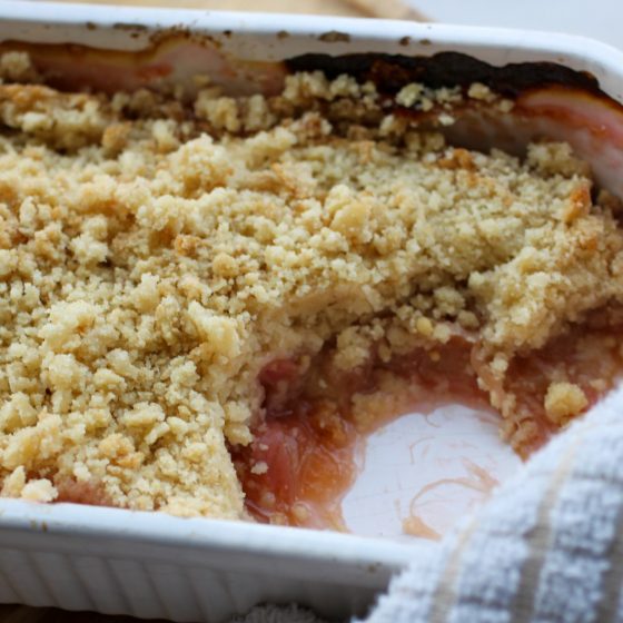 vegan rhubard crumble, sliced open
