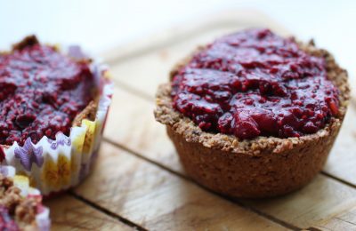 vegan jam tart without cases, close up