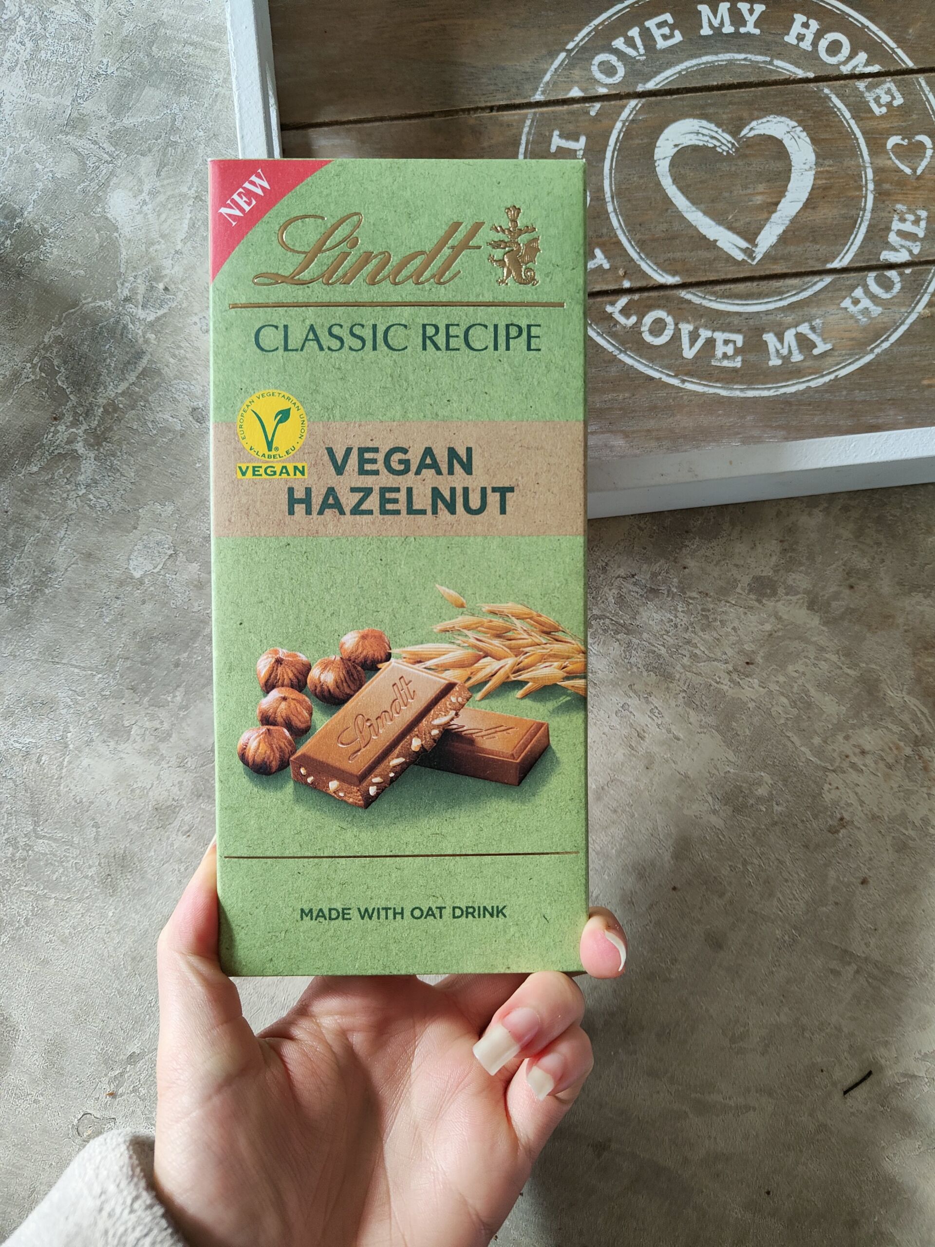 Lindt Vegan Hazelnut Bar