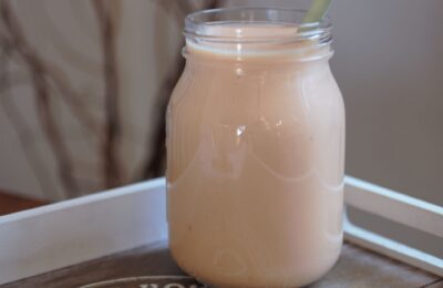 pineapple smoothie recipe in glass kilner jar