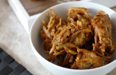 bowl of onion bhajis recipe