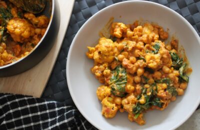 5 Ingredients, 5 Recipes March 2023 - Bowl of cauliflower spinach curry recipe