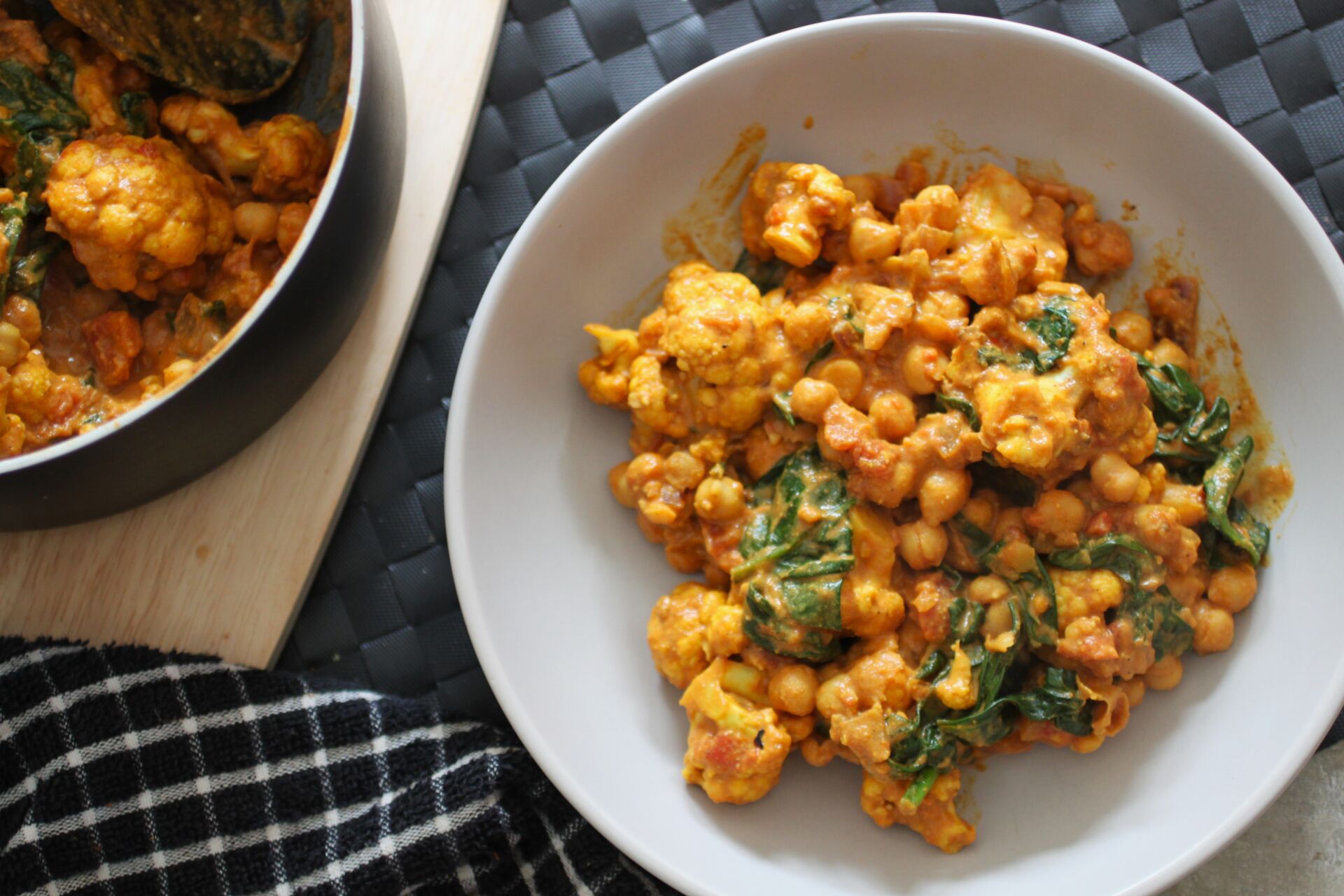 5 Ingredients, 5 Recipes March 2023 - Bowl of cauliflower spinach curry recipe
