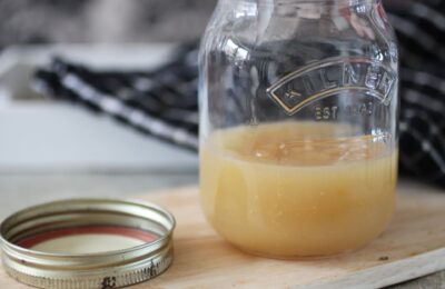 kilner jar filled with vegan lemon curd