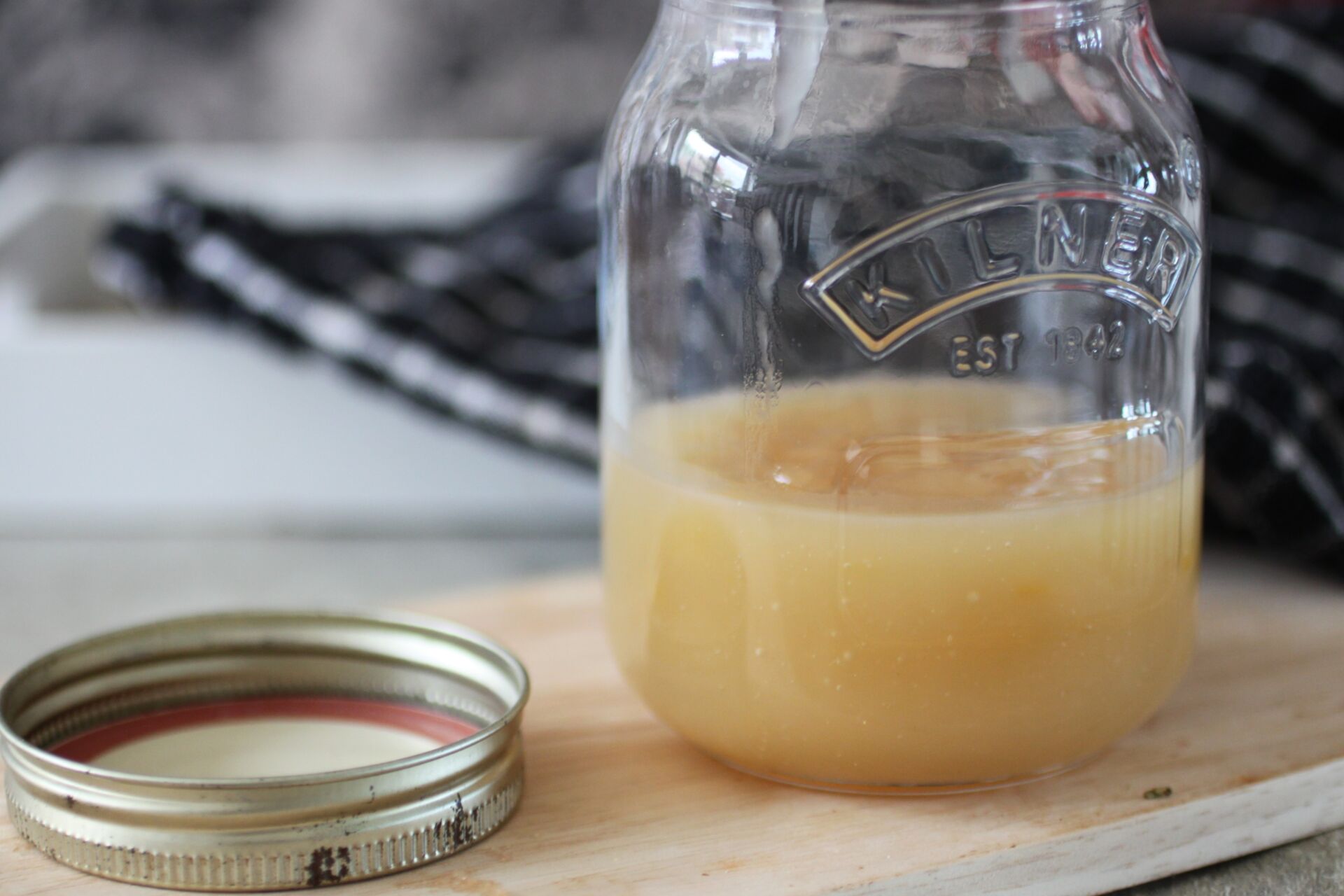 kilner jar filled with vegan lemon curd