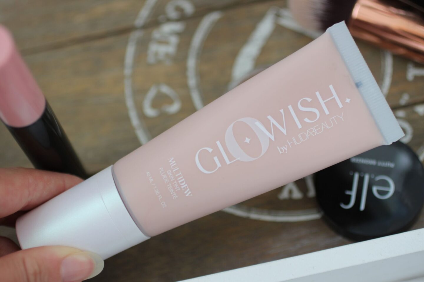 Huda Beauty Glowish Skin Tint