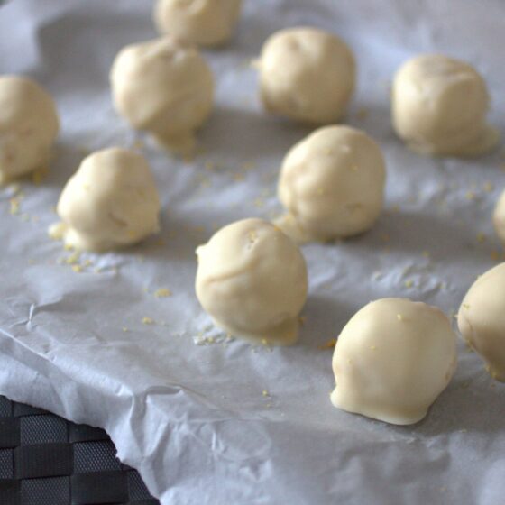 tray of vegan lemon cheesecake balls recipe