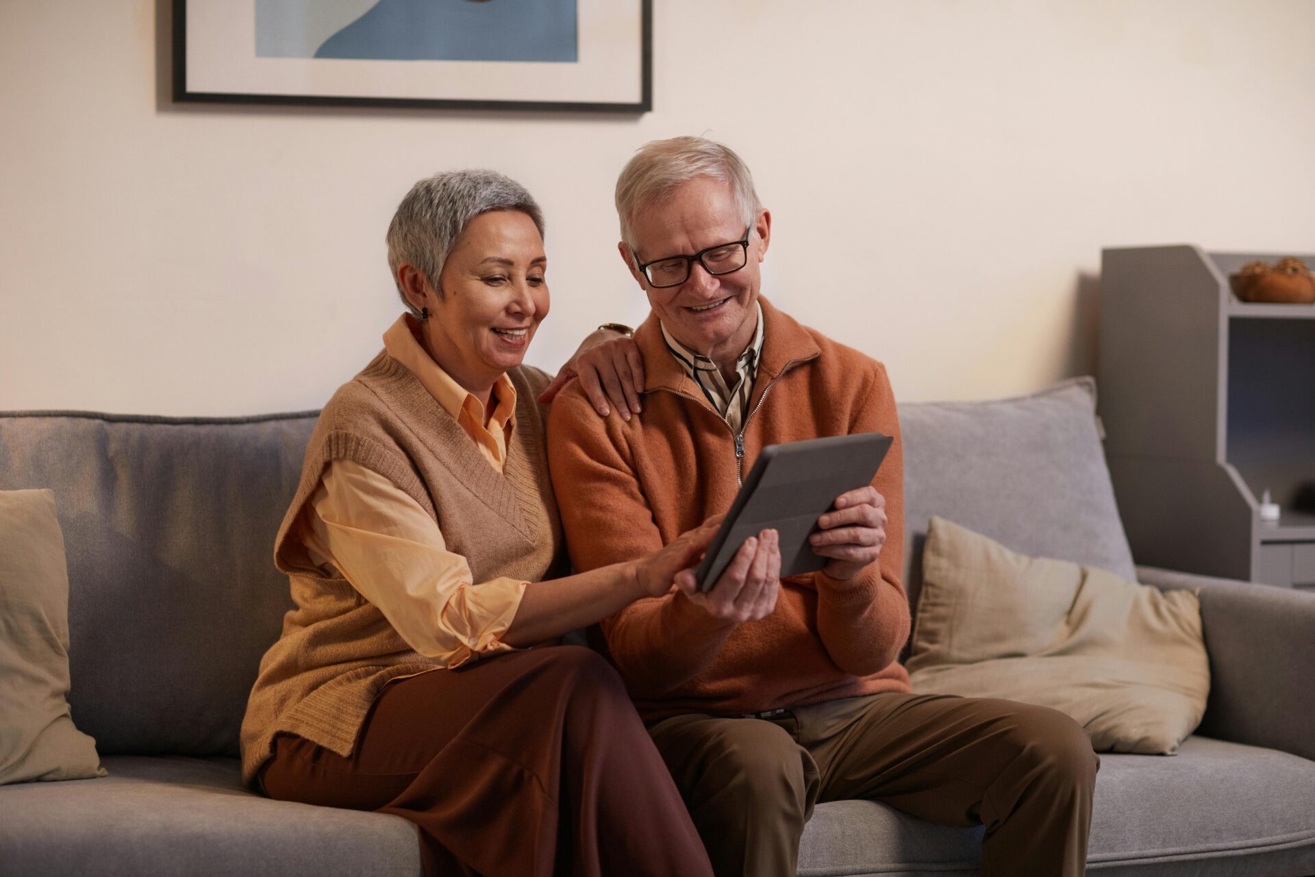couple looking at a screen