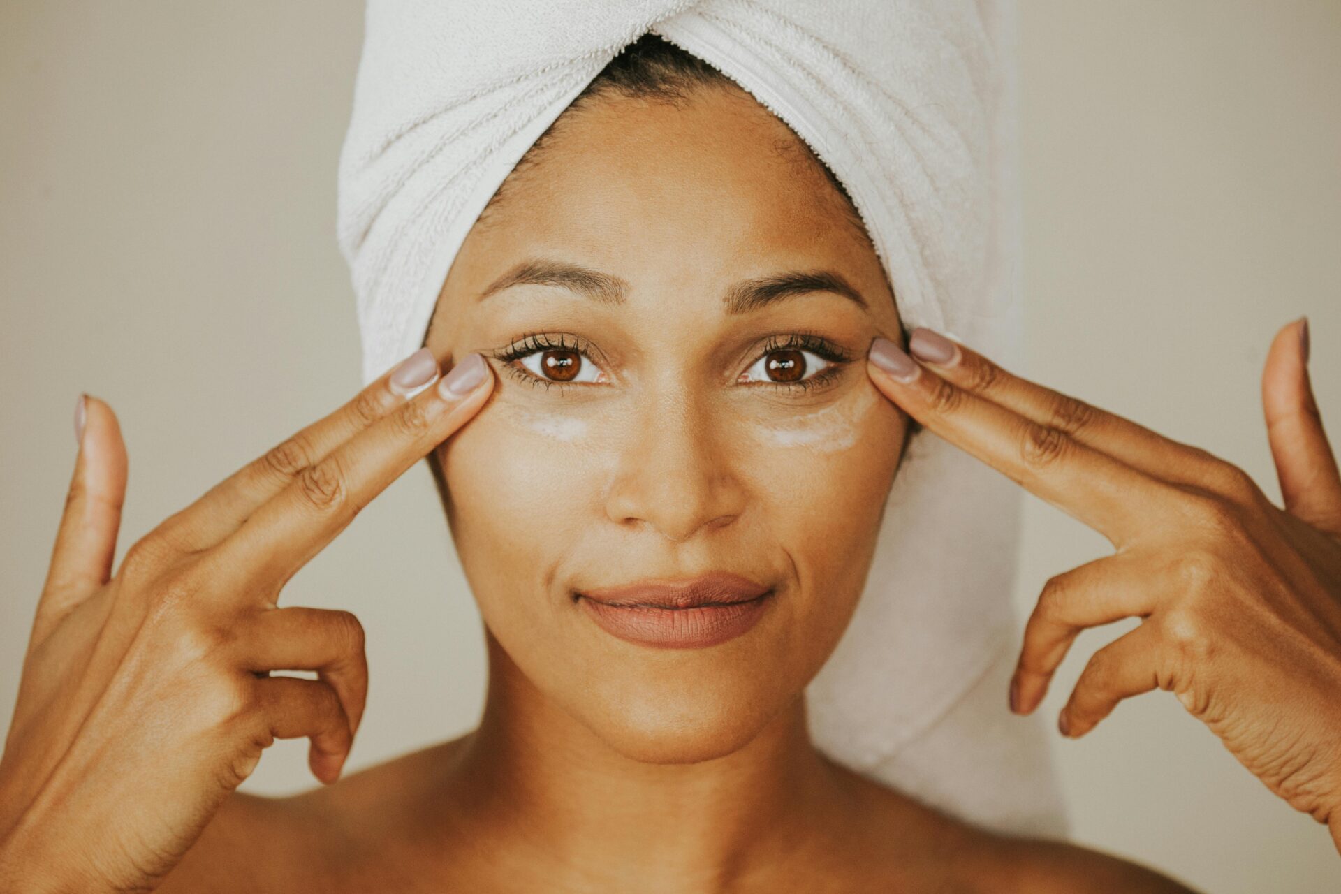 woman doing skincare routine