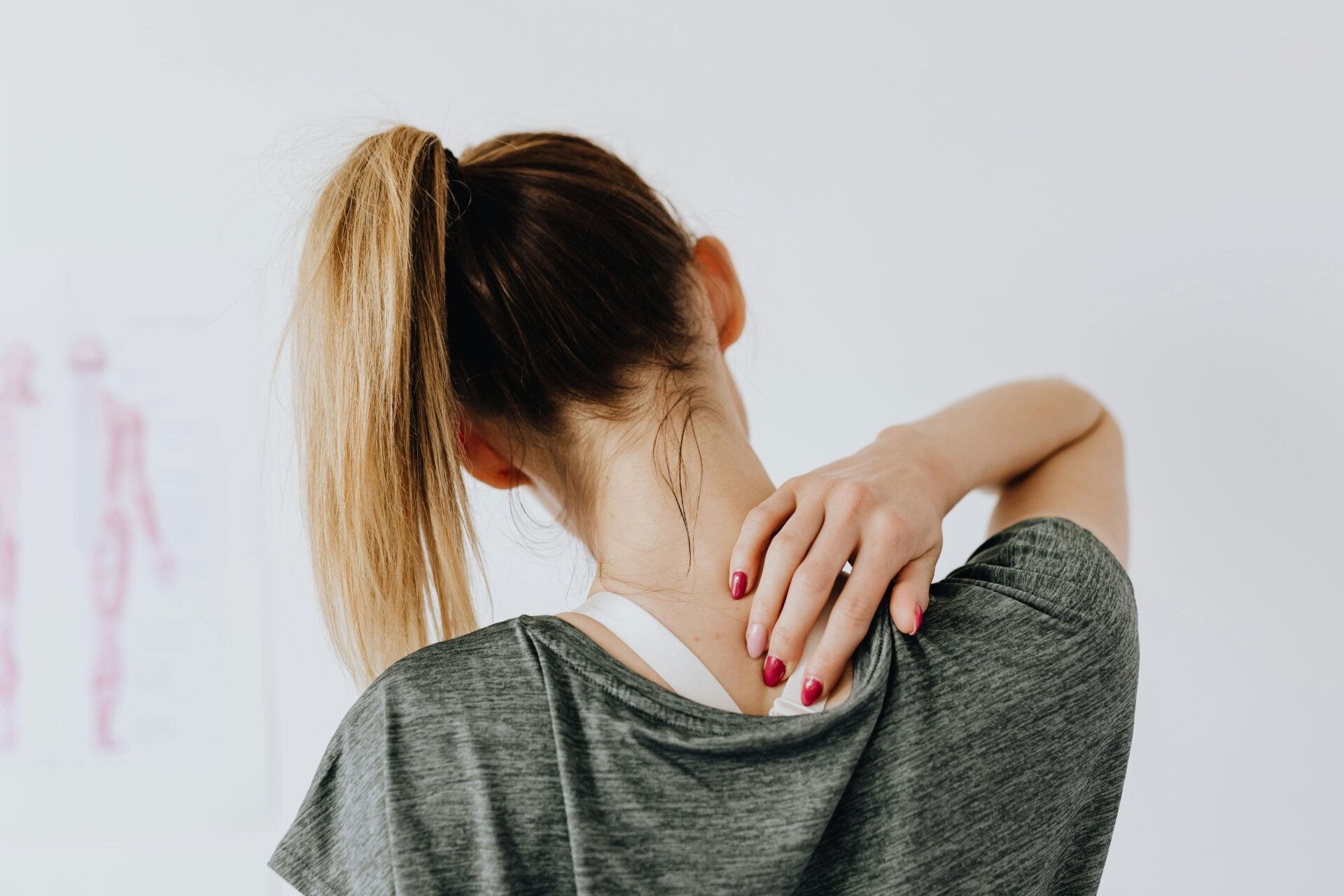 woman rubbing back